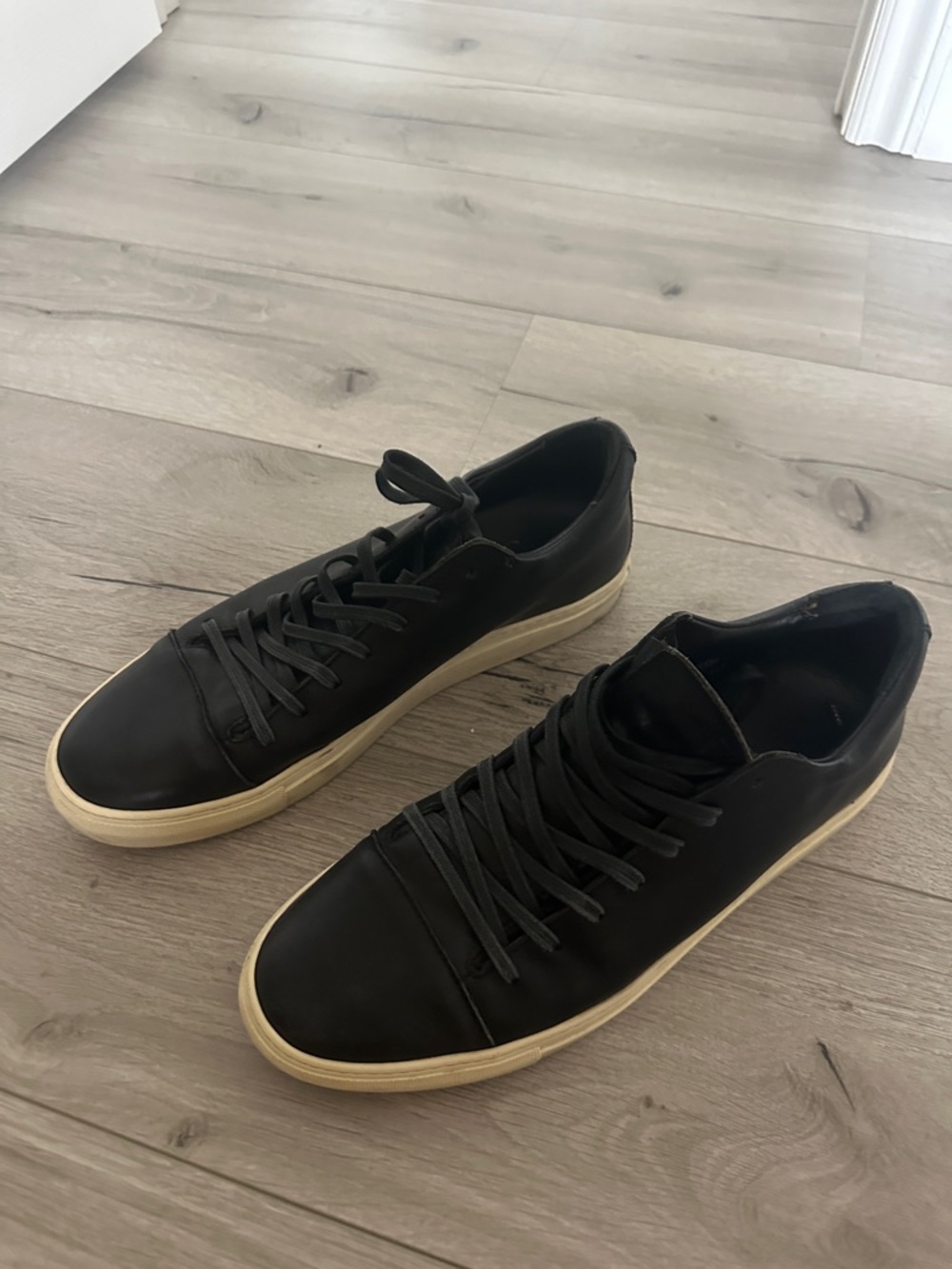 Daniel Patrick Men's Black Leather Low-Top Sneakers with Contrasting Cream Sole